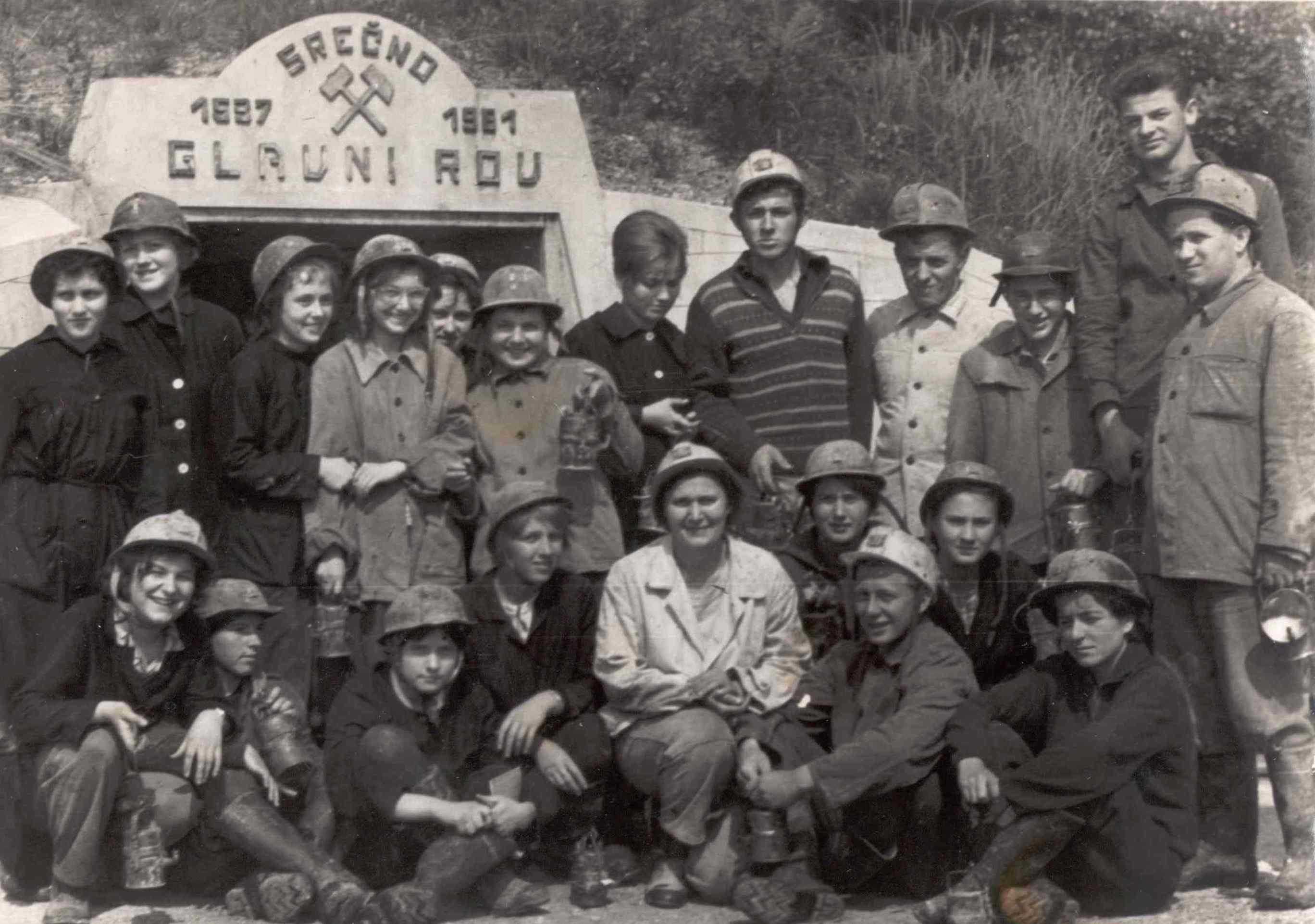 Skupinska slika pred rudnikom sitarjevec - zgodovina rudnika