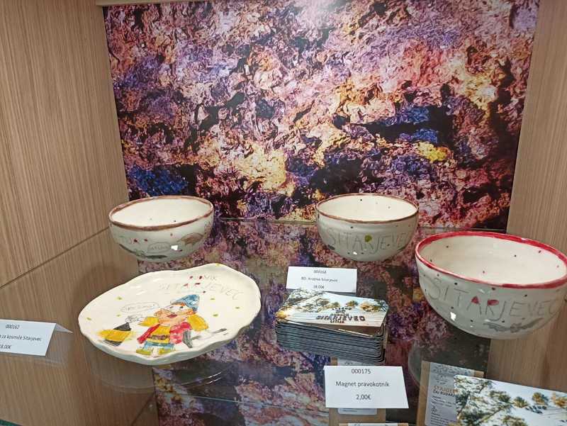 Ceramic products with mine motifs