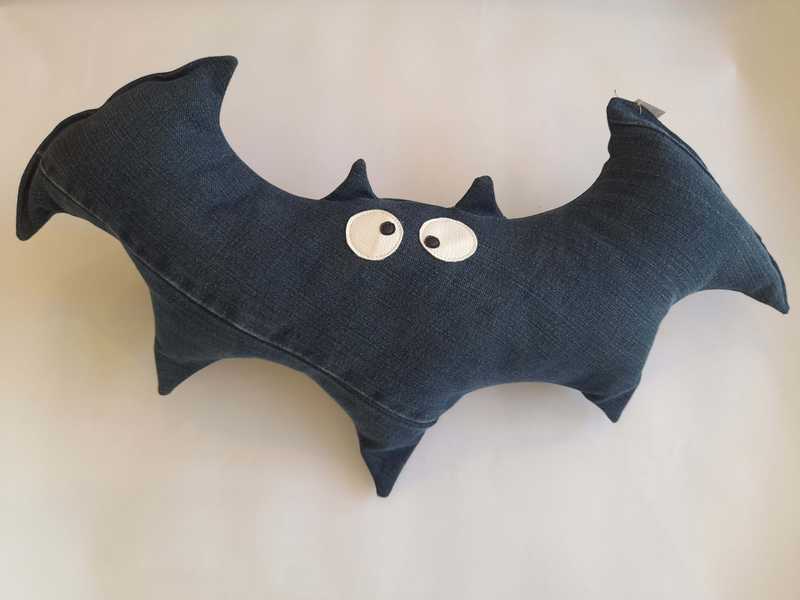 Toy bat made of textile